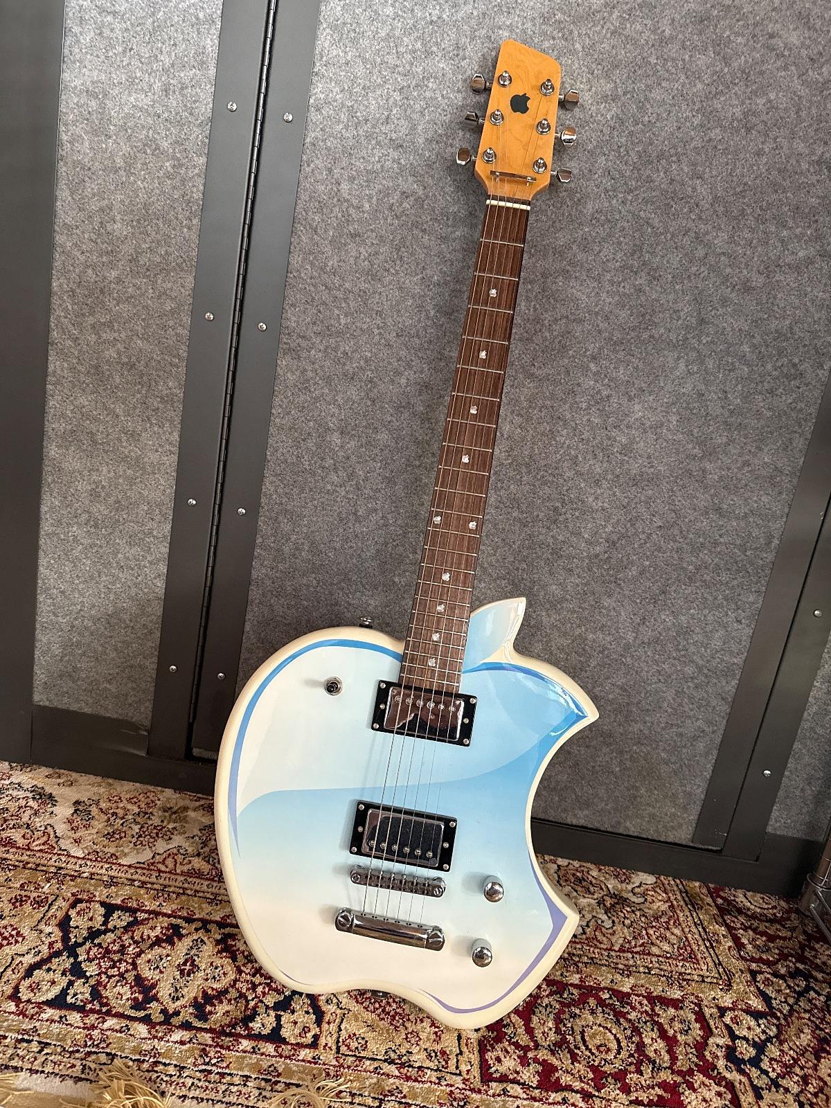 Apple Themed Electric Guitar, photo 1