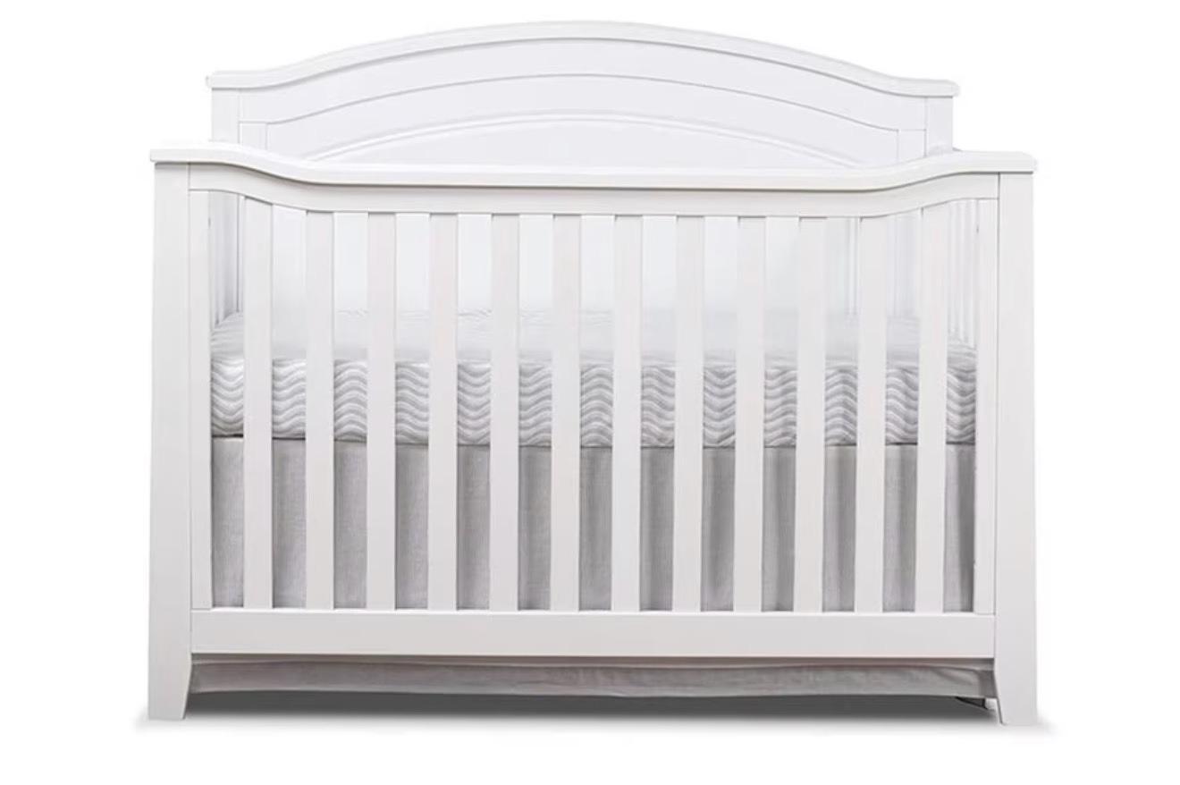 Sorelle Berkley 4-1 Convertible Panel Crib in White, photo 1