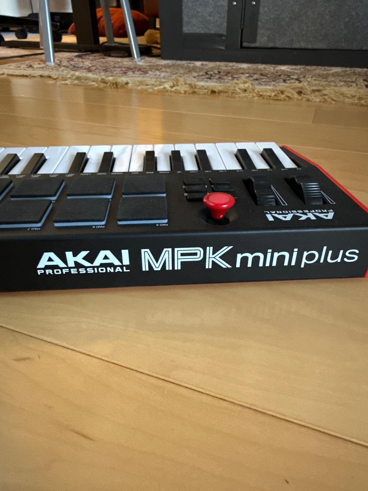 AKAI mini plus keyboard, photo 4